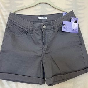 Lee Slender Secret Lower on the waist stretch shorts size 14 Lace Gray NWT